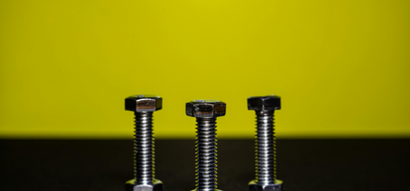 Как надежно установить рым-болт в бетонный потолок для груши или гамака