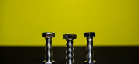 Как надежно установить рым-болт в бетонный потолок для груши или гамака