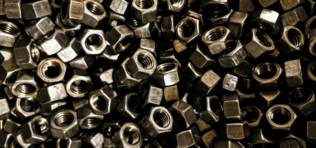 Весенний крепёж: чем надёжнее закрепить шпалеры для винограда и помидоров